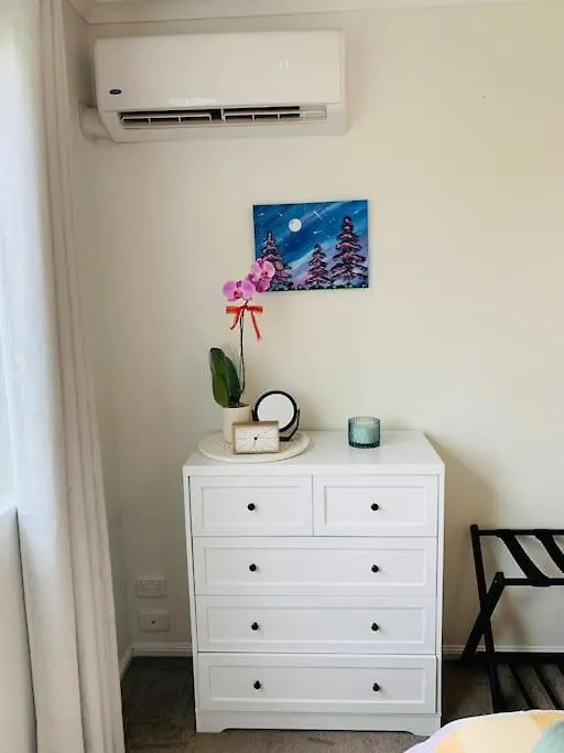 A Cosy And Peaceful Apartment In The Heart Of Yandina 0*,  Avustralya